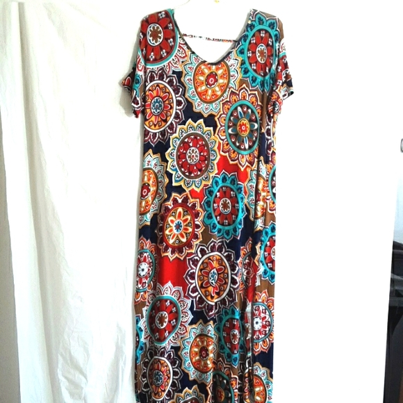 Multi Print Red White Yellow Blue Short Sleeve Maxi Dress NWT - Picture 3 of 4